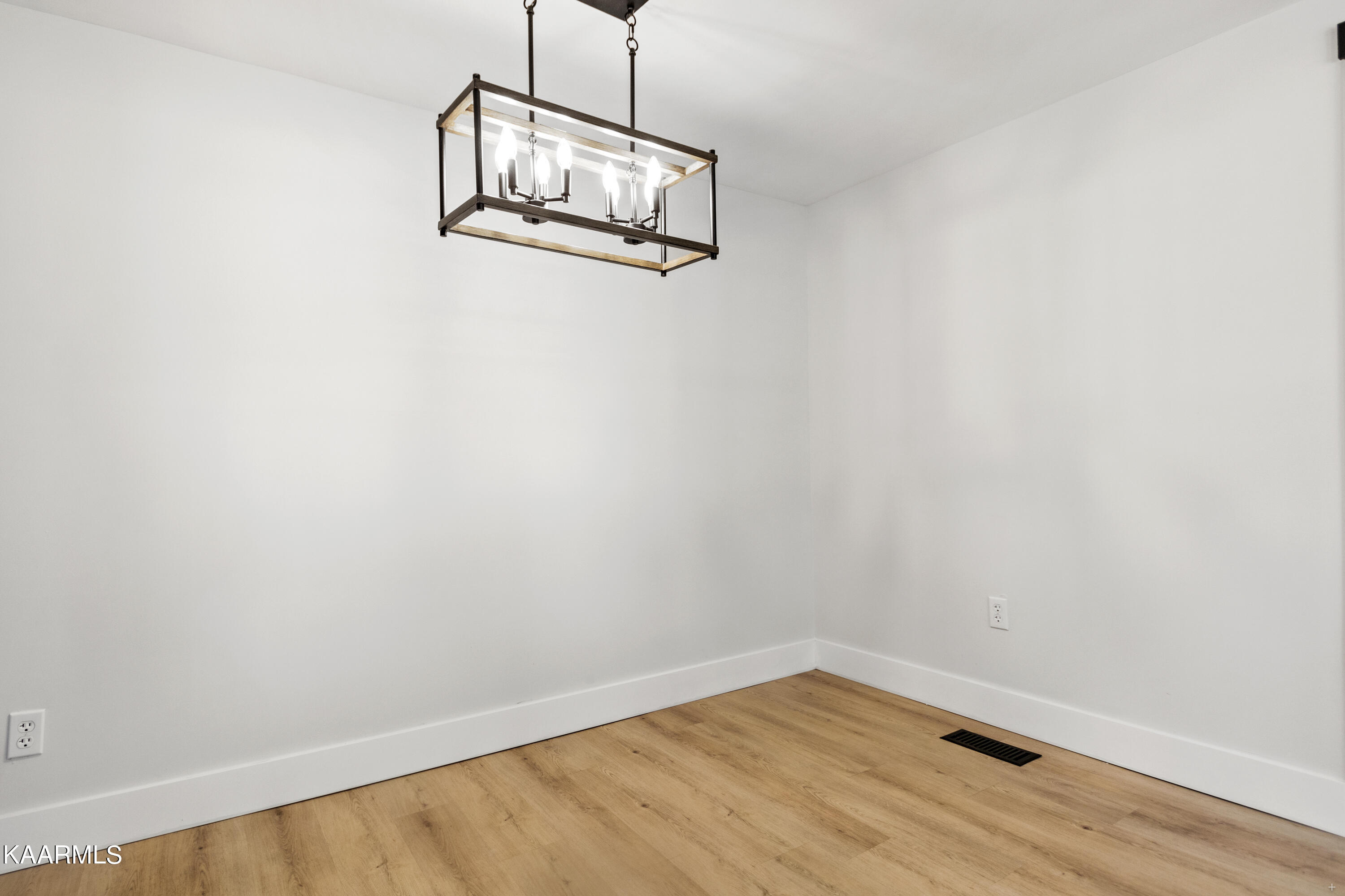 262 Davis Road Strawberry Plains, TN 37871 - Photo 8 of 25 Positive Perceptions-9