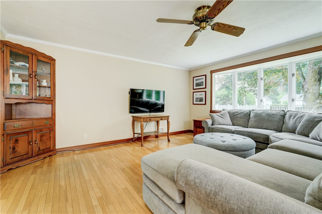 248 Wyndham Road Irondequoit, NY 14609 - Photo 8 of 32