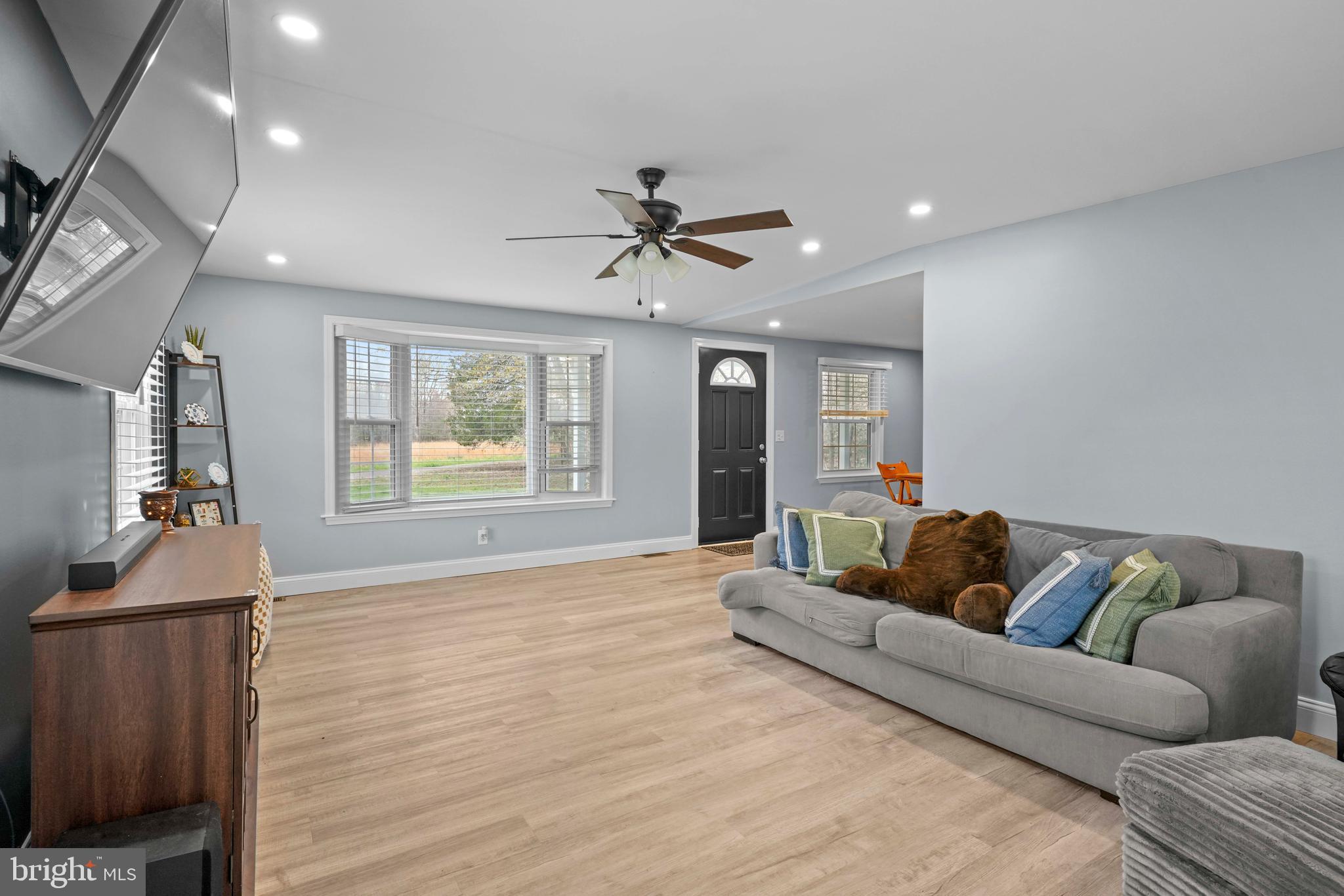 15928 Brandywine Road Brandywine, MD 20613 - Photo 2 of 40 a living room with furniture and a wooden floor