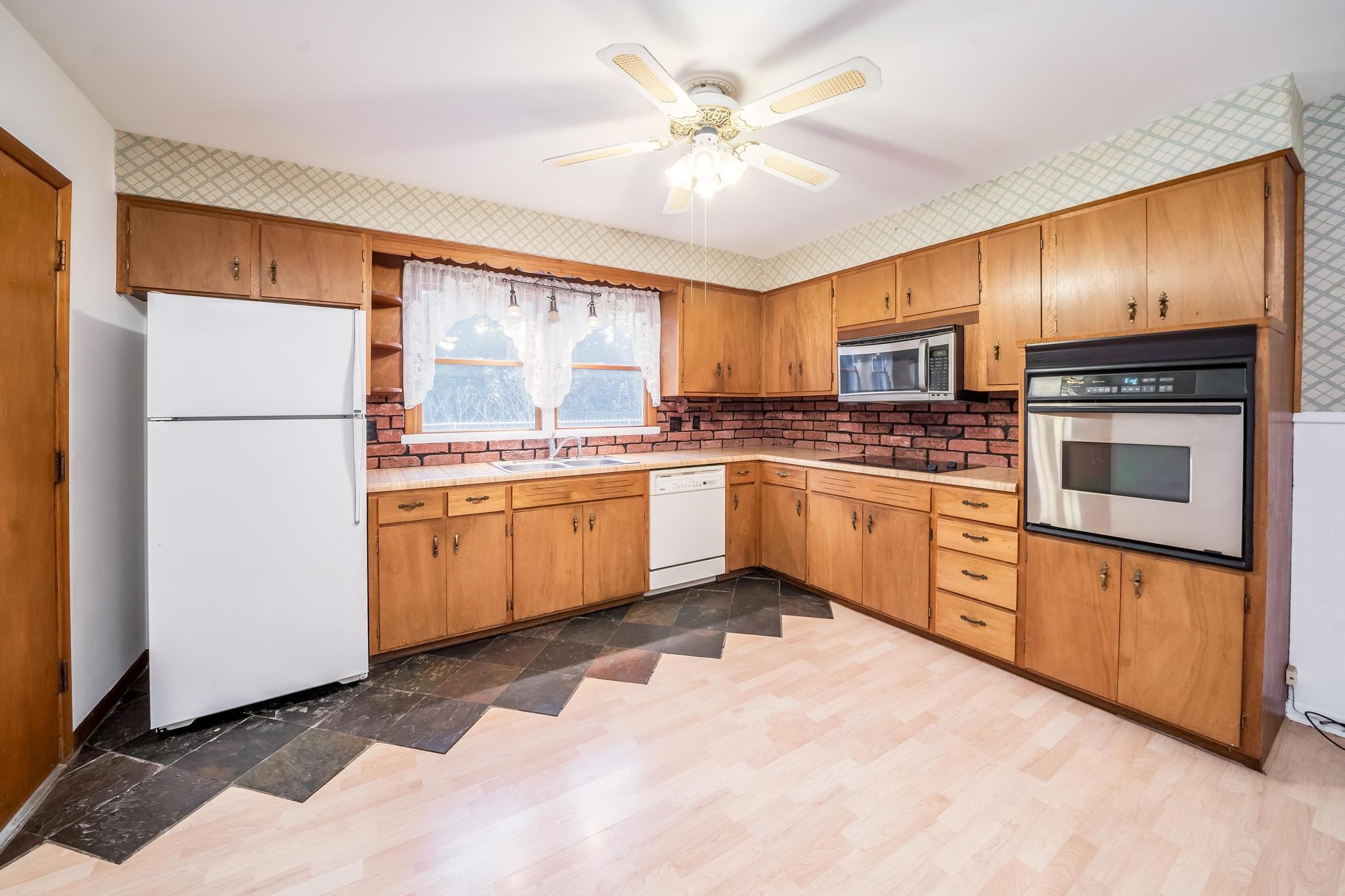 9101 West Delano Street Wichita, KS 67212 - Photo 12 of 31