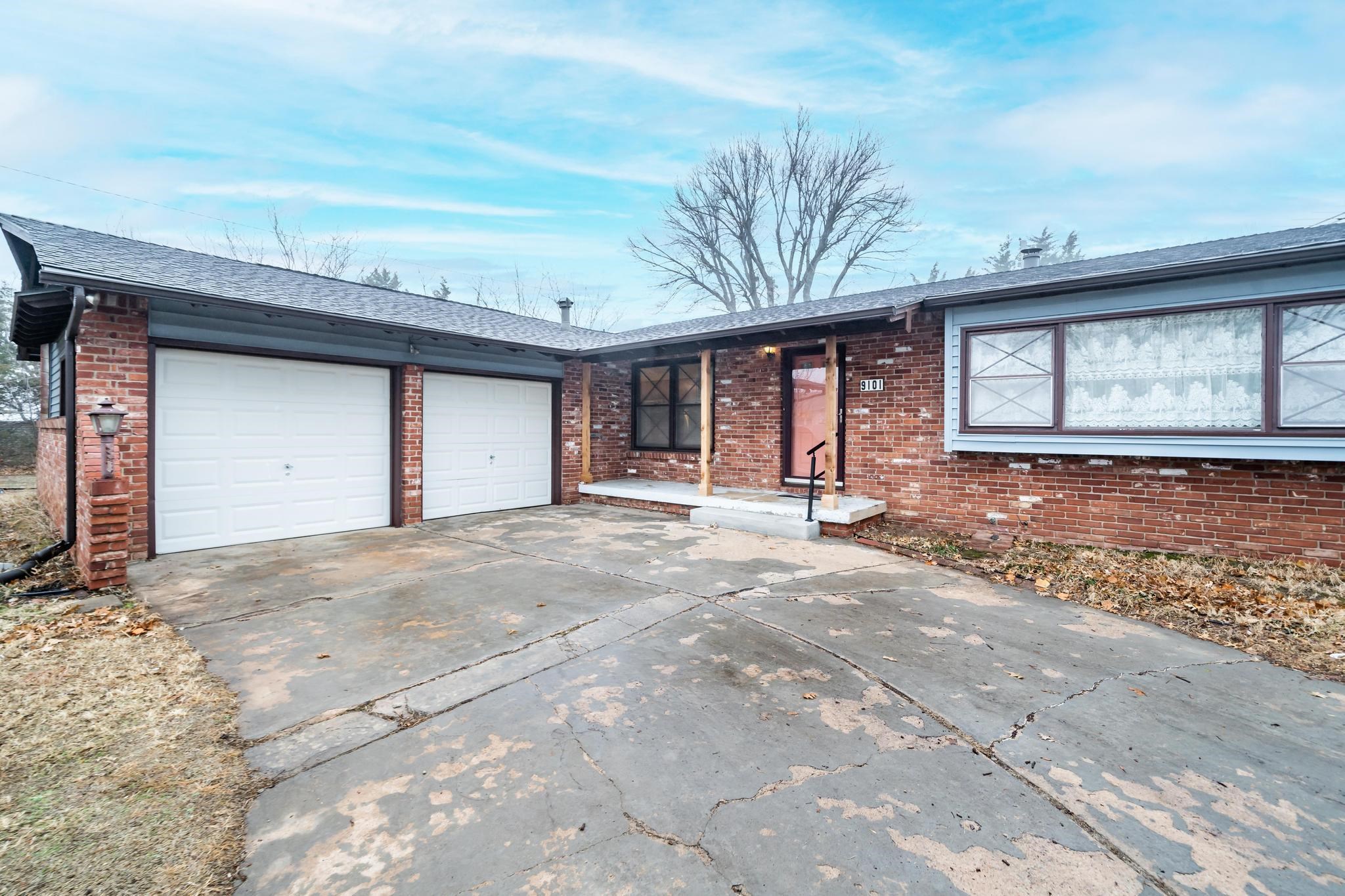 9101 West Delano Street Wichita, KS 67212 - Photo 4 of 31