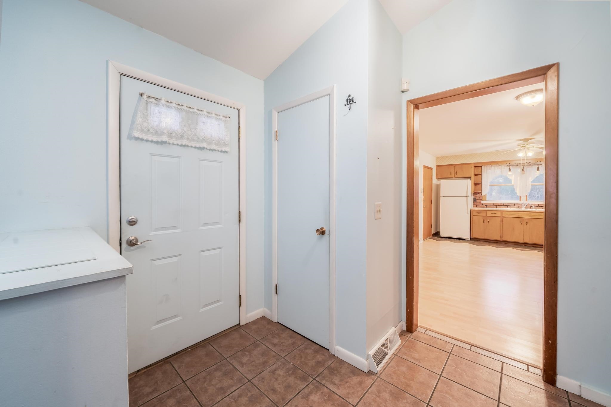 9101 West Delano Street Wichita, KS 67212 - Photo 6 of 31