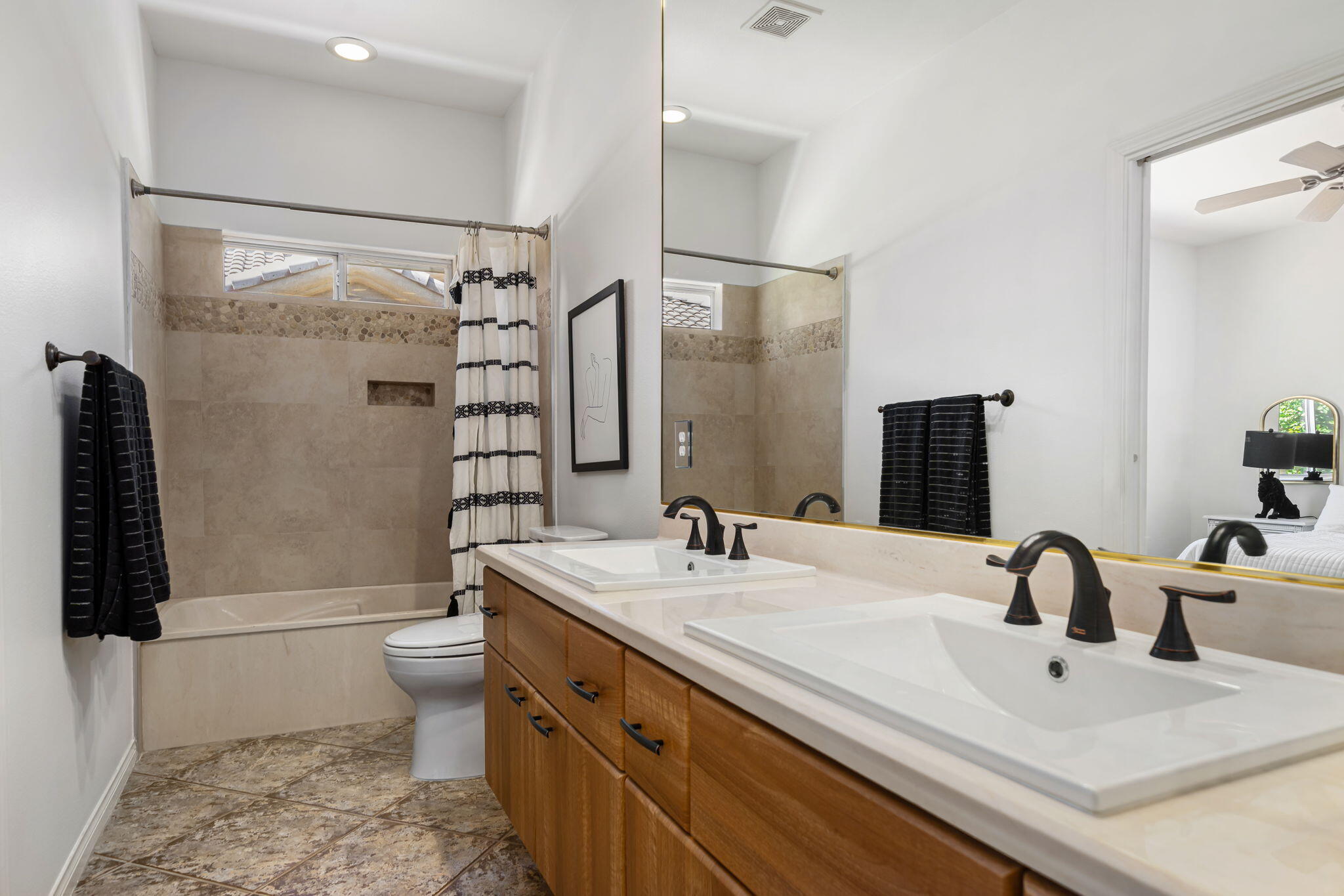 9 White Sun Way Rancho Mirage, CA 92270 - Photo 32 of 50 35-web-or-mls-JKWhiiteSun_OPMG_0526_035