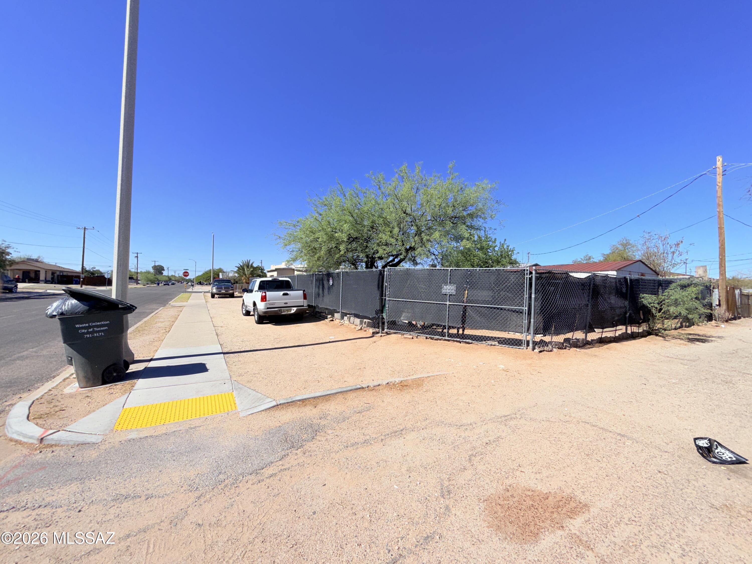347 East 24th Street Tucson, AZ 85713 - Photo 31 of 36