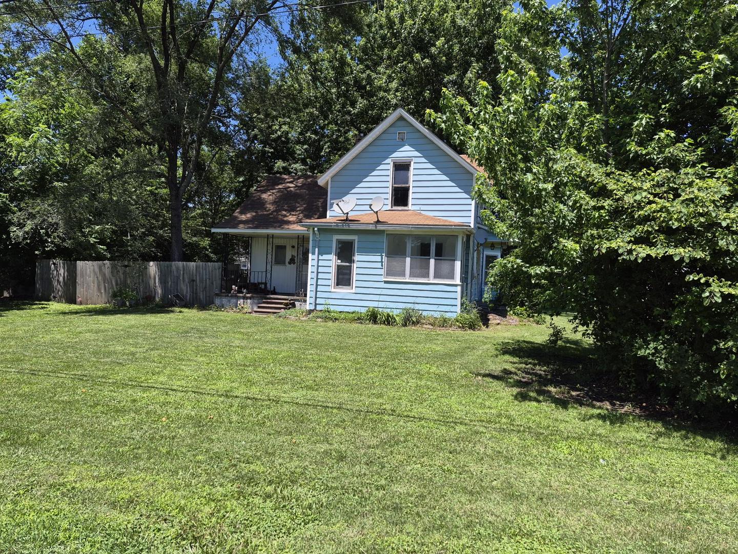 409 Southwest 8th Avenue Aledo, IL 61231 - Photo 3 of 10
