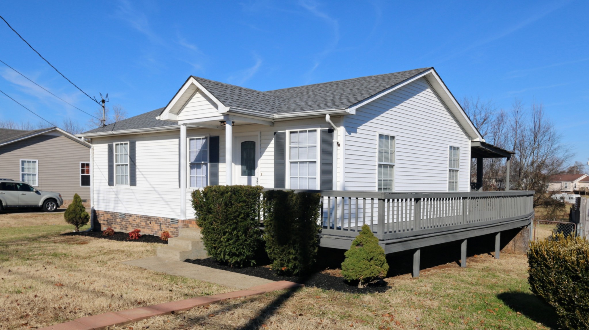 260 Hugh Hunter Road Oak Grove, KY 42262 - Photo 1 of 30 a front view of a house with garden