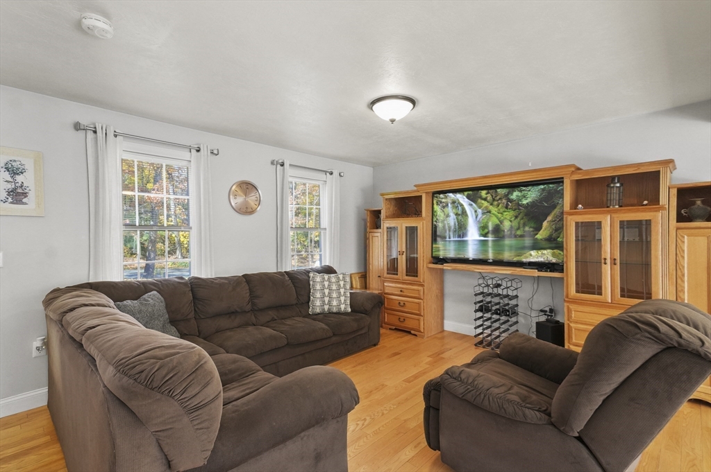 168 Fitchburg Road Townsend, MA 01469 - Photo 5 of 36
