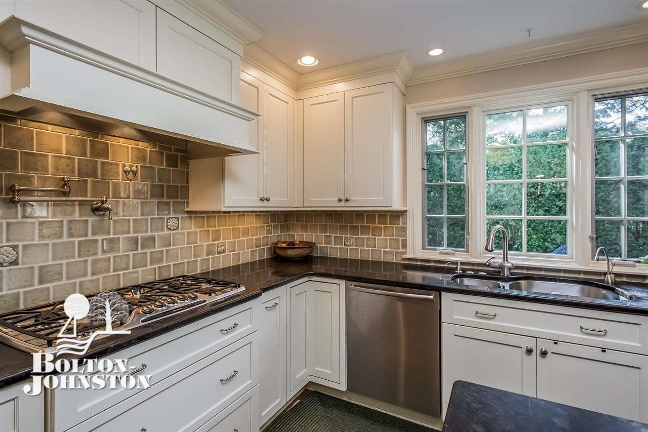 155 Vendome Road Grosse Pointe Farms, MI 48236 - Photo 13 of 67 Gallery Image 13