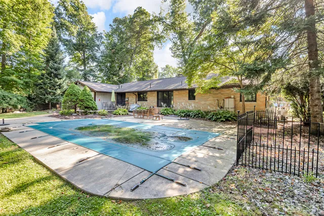 $425,000 | 3140 Happy Valley Road, Jackson, MI 49203