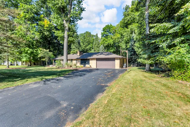 $425,000 | 3140 Happy Valley Road, Jackson, MI 49203