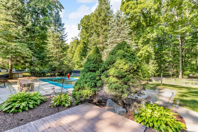 $425,000 | 3140 Happy Valley Road, Jackson, MI 49203