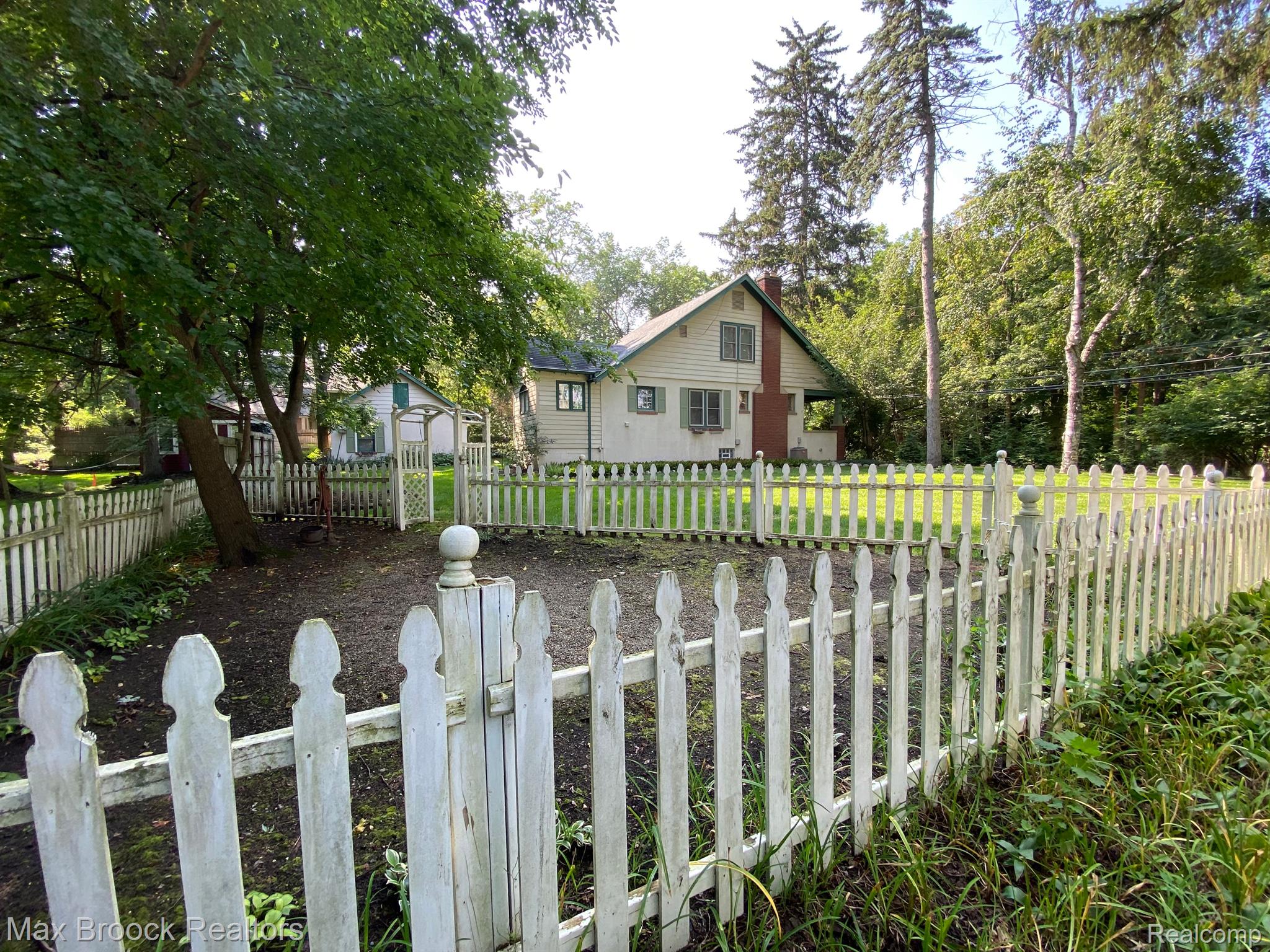 26285 West 14 Mile Road Franklin, MI 48025 - Photo 4 of 18 Gallery Image 4