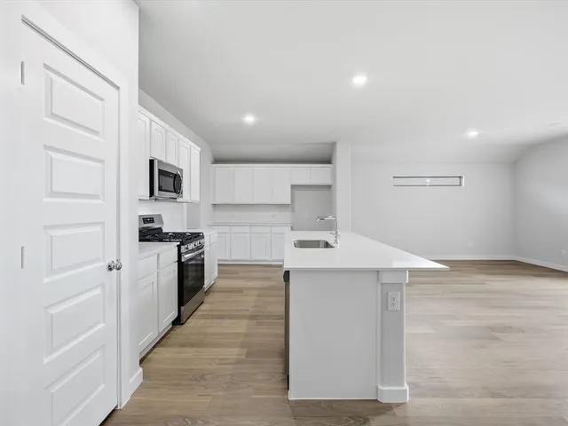 $2,600 | 448 Blackwater Trail, Waxahachie, TX 75165