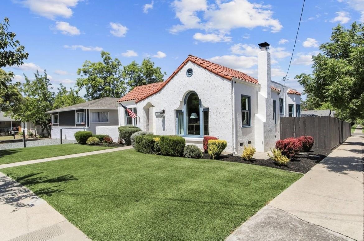500 Main Street Roseville, CA 95678 - Photo 23 of 23 a front view of house with yard and green space