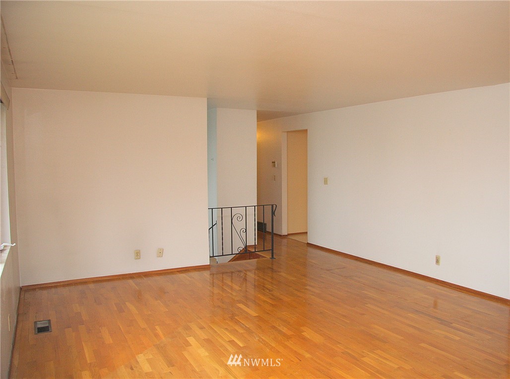 5598 South Langston Road Seattle, WA 98178 - Photo 5 of 23 Gallery Image 5