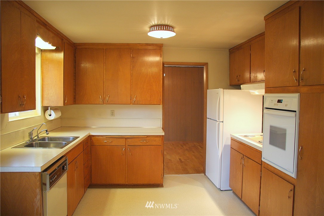 5598 South Langston Road Seattle, WA 98178 - Photo 6 of 23 Gallery Image 6