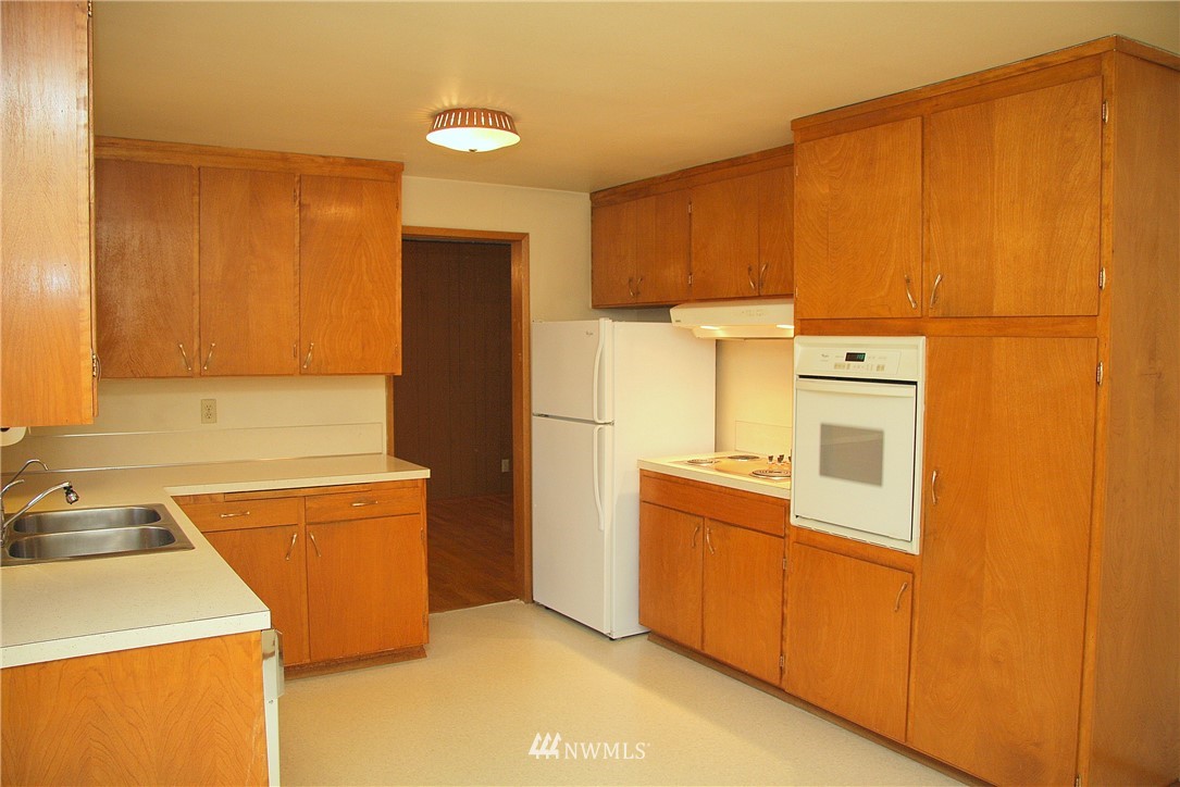 5598 South Langston Road Seattle, WA 98178 - Photo 7 of 23 Gallery Image 7