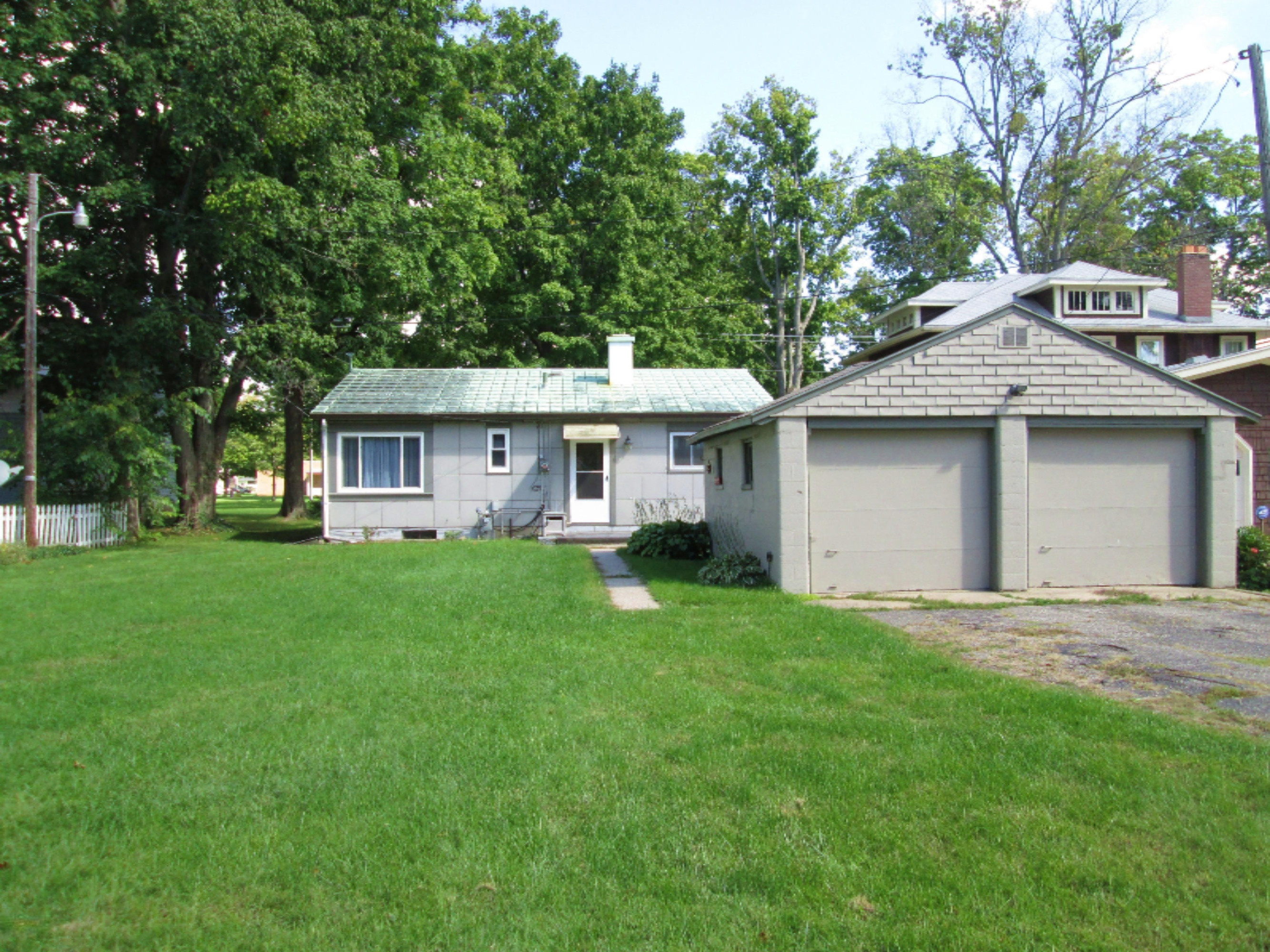 410 North Main Street Three Rivers, MI 49093 - Photo 1 of 24 410 N