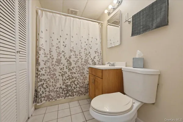 $599,000 | 113 Hickory Lane, Levittown, NY 11756