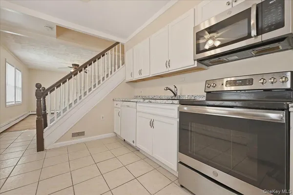 $599,000 | 113 Hickory Lane, Levittown, NY 11756