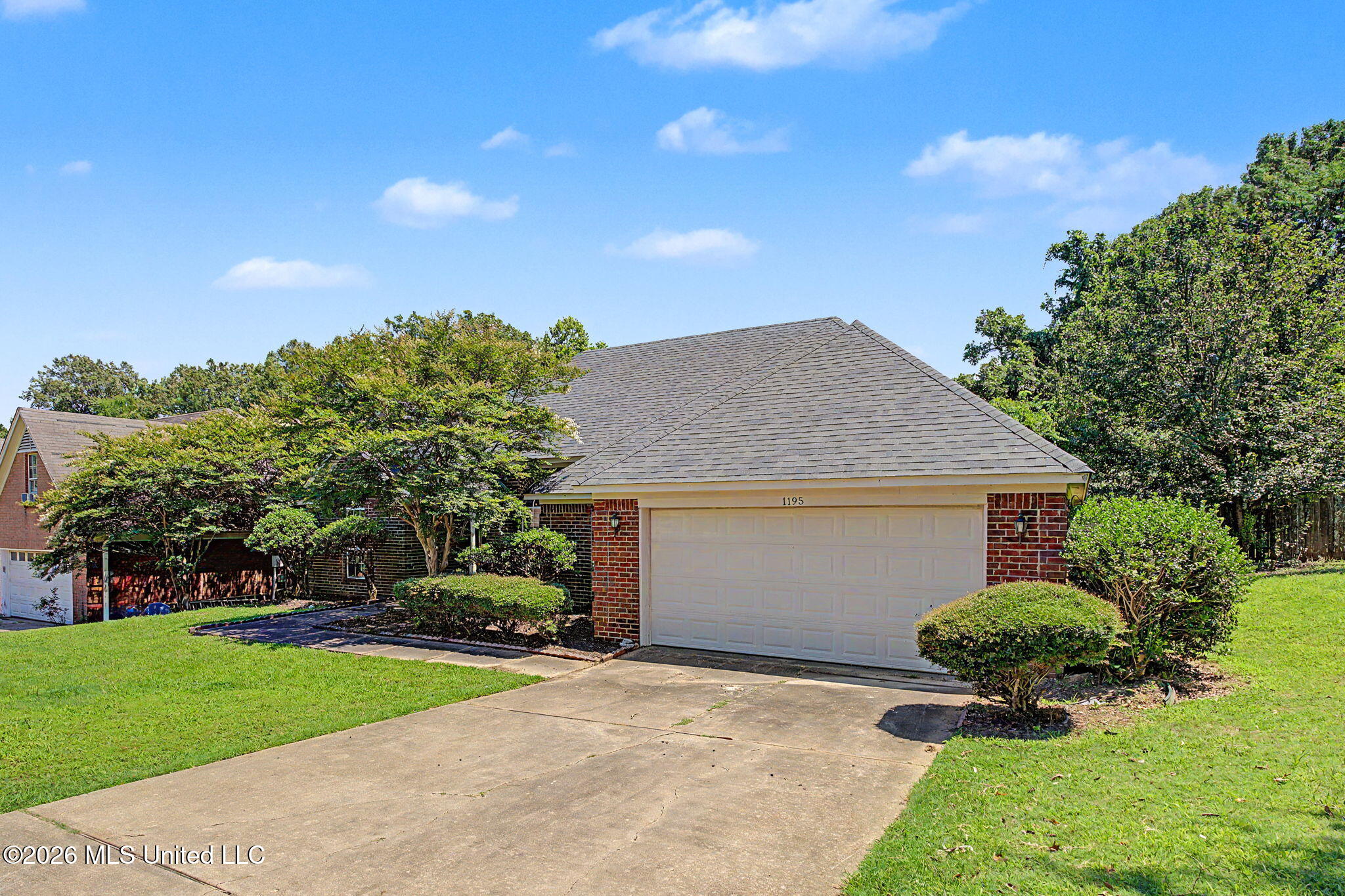 1195 Pendulum Drive Hernando, MS 38632 - Photo 11 of 38 Front