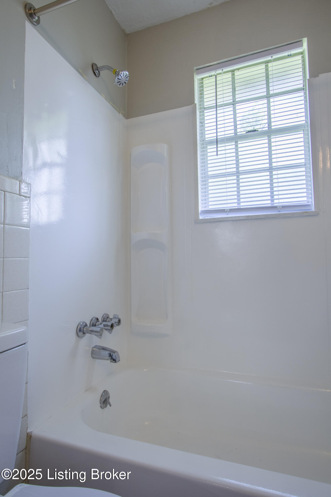 12513 East Orell Road Louisville, KY 40272 - Photo 9 of 13 Orell Rd-08