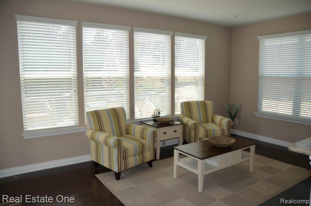 6973 Oakhurst Ridge Road Clarkston, MI 48348 - Photo 15 of 32 Sunroom