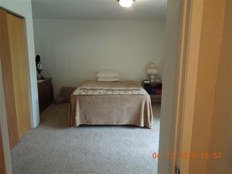 810 South Old Stage Road Cave Junction, OR 97523 - Photo 24 of 28 Master bedroom