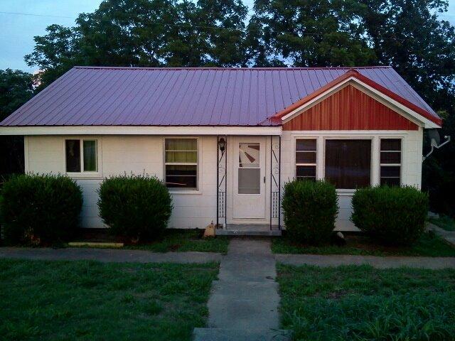 382 Pea Ridge Road Elmwood, TN 38560 - Photo 1 of 10 Great starter home or investment property.