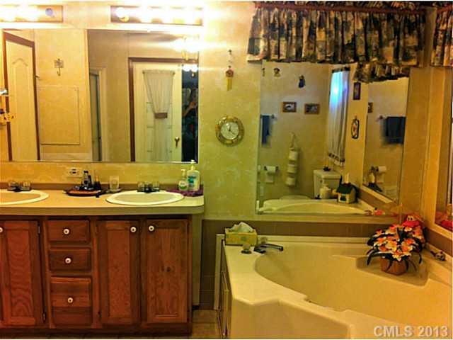 2230 Withers Road Maiden, NC 28650 - Photo 10 of 16 Gallery Image 10