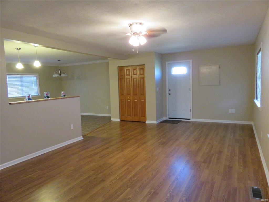 607 Brown Road Brighton, IL 62012 - Photo 2 of 27