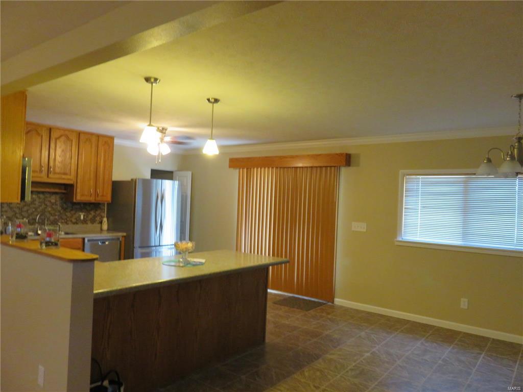 607 Brown Road Brighton, IL 62012 - Photo 5 of 27
