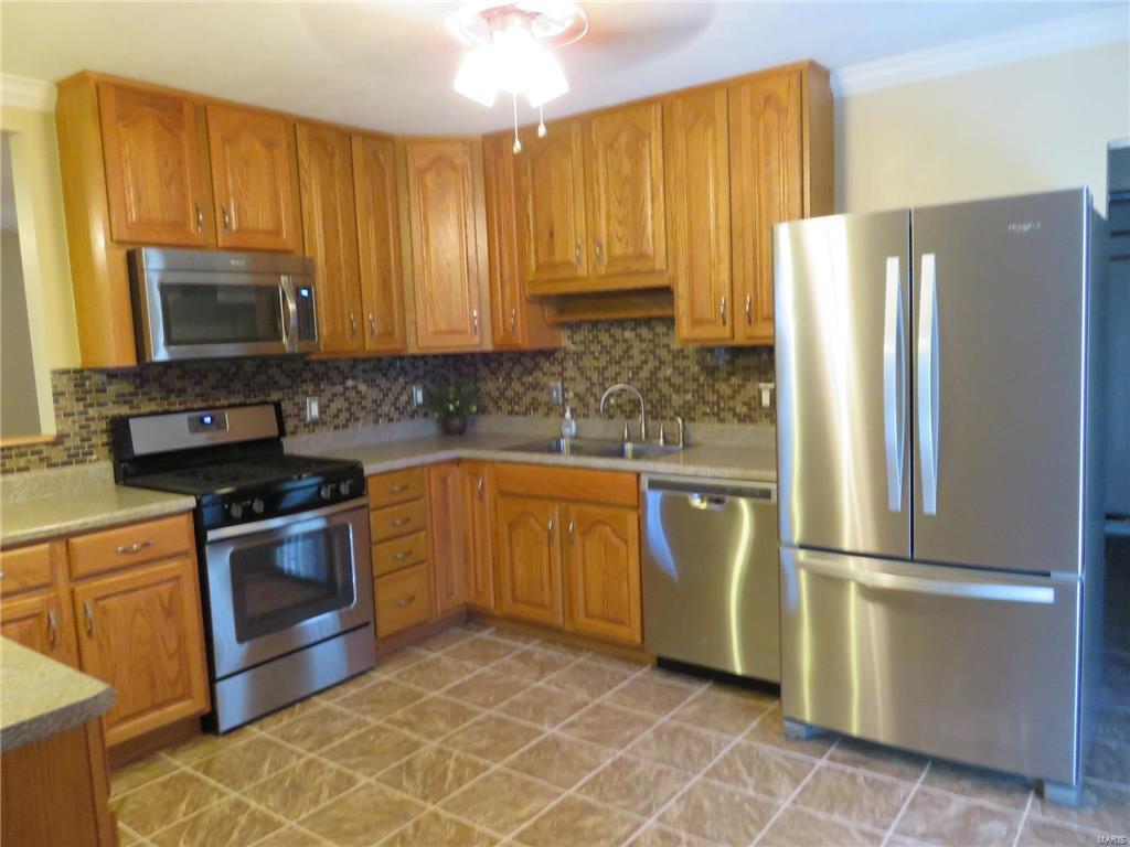 607 Brown Road Brighton, IL 62012 - Photo 7 of 27