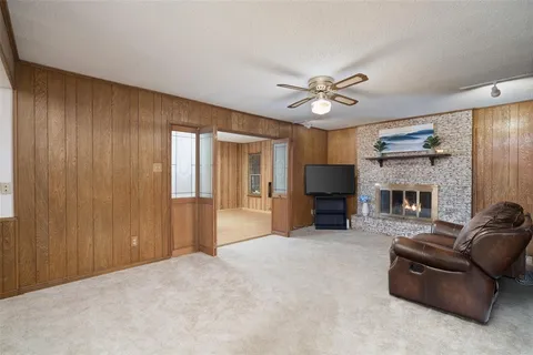 $275,000 | 833 Ray Andra Drive, DeSoto, TX 75115