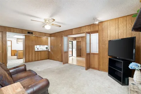 $275,000 | 833 Ray Andra Drive, DeSoto, TX 75115