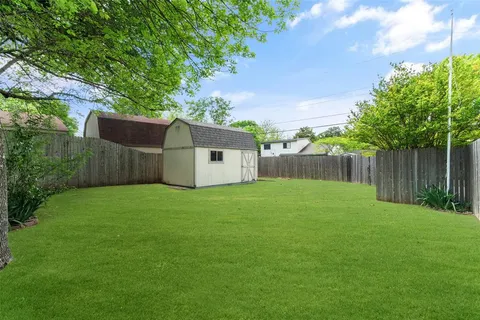 $275,000 | 833 Ray Andra Drive, DeSoto, TX 75115