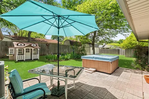 $275,000 | 833 Ray Andra Drive, DeSoto, TX 75115