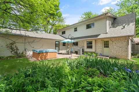 $275,000 | 833 Ray Andra Drive, DeSoto, TX 75115