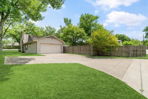 $275,000 | 833 Ray Andra Drive, DeSoto, TX 75115