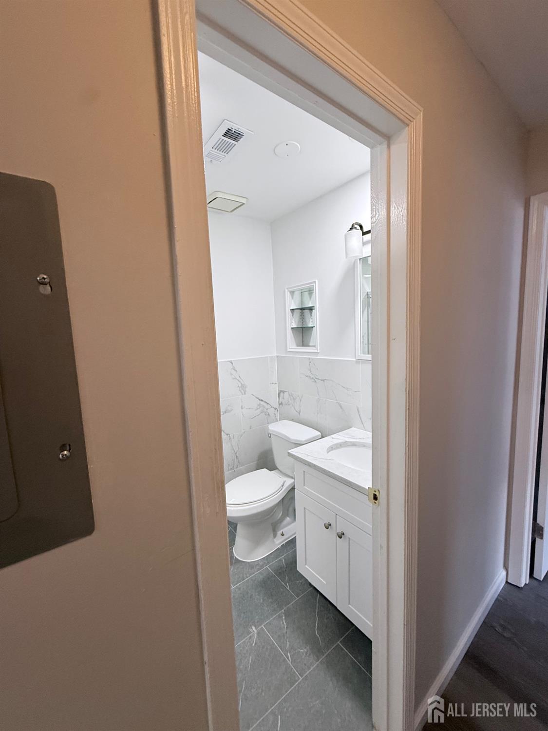 513 Edison Glen Terrace Edison, NJ 08837 - Photo 7 of 16