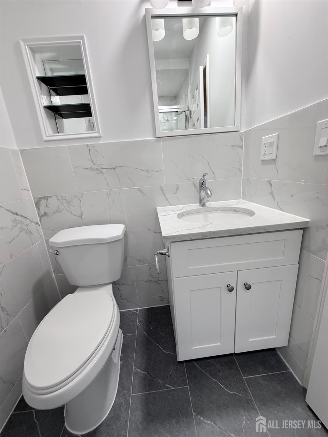513 Edison Glen Terrace Edison, NJ 08837 - Photo 10 of 16