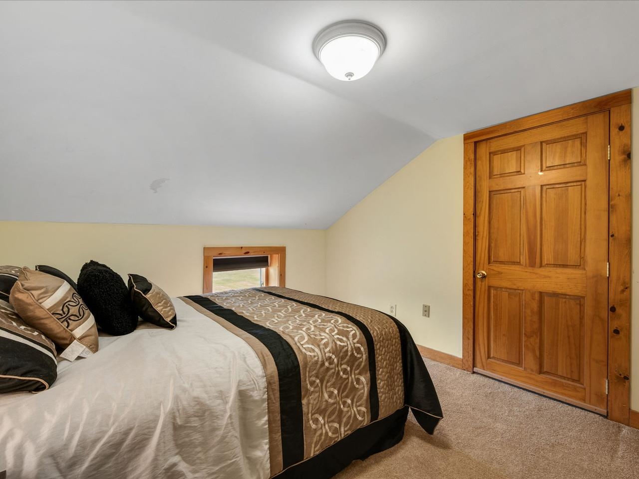 2490 Crown Point Road Bridport, VT 05734 - Photo 32 of 57