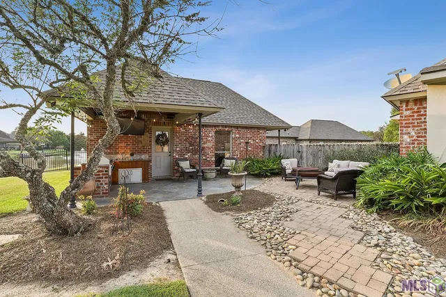 $599,900 | 18522 Lake Stream Drive, Greenwell Springs, LA 70739