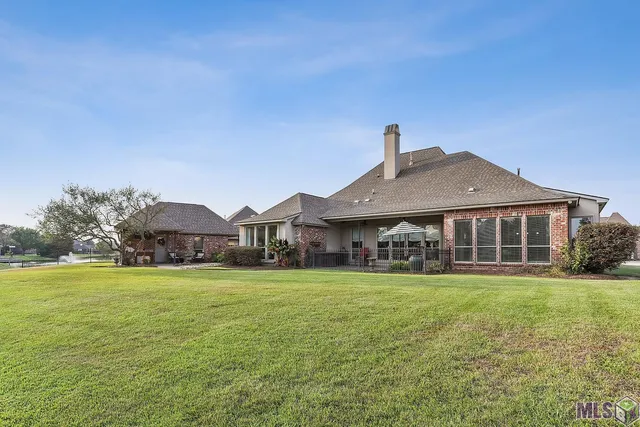 $599,900 | 18522 Lake Stream Drive, Greenwell Springs, LA 70739