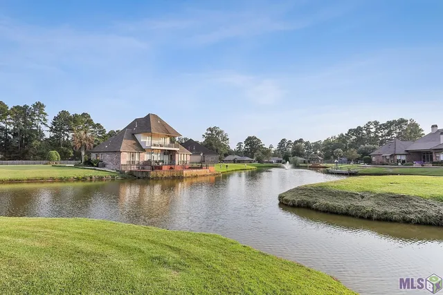 $599,900 | 18522 Lake Stream Drive, Greenwell Springs, LA 70739