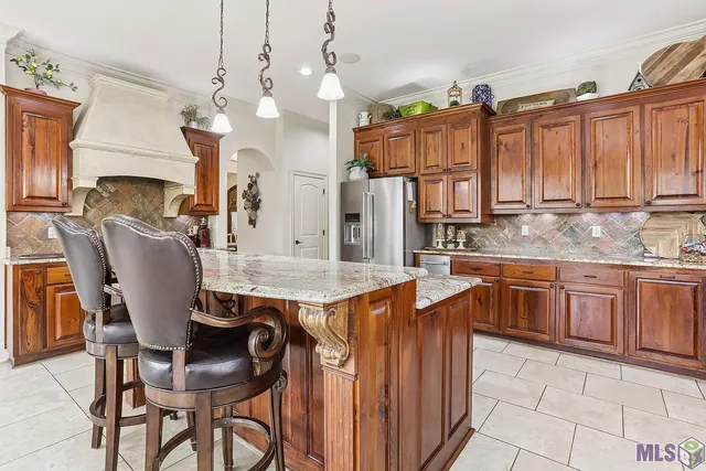 $599,900 | 18522 Lake Stream Drive, Greenwell Springs, LA 70739