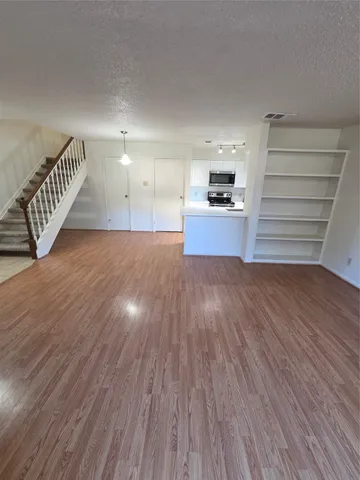 $118,000 | 2120 El Paseo Street, Unit 2106, Houston, TX 77054