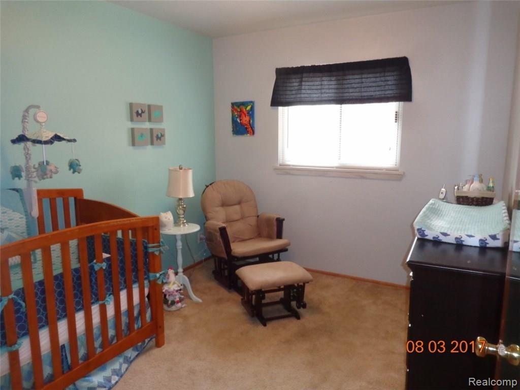19362 Rensellor Street Livonia, MI 48152 - Photo 22 of 33 DSC03448 (1280x960).jpg