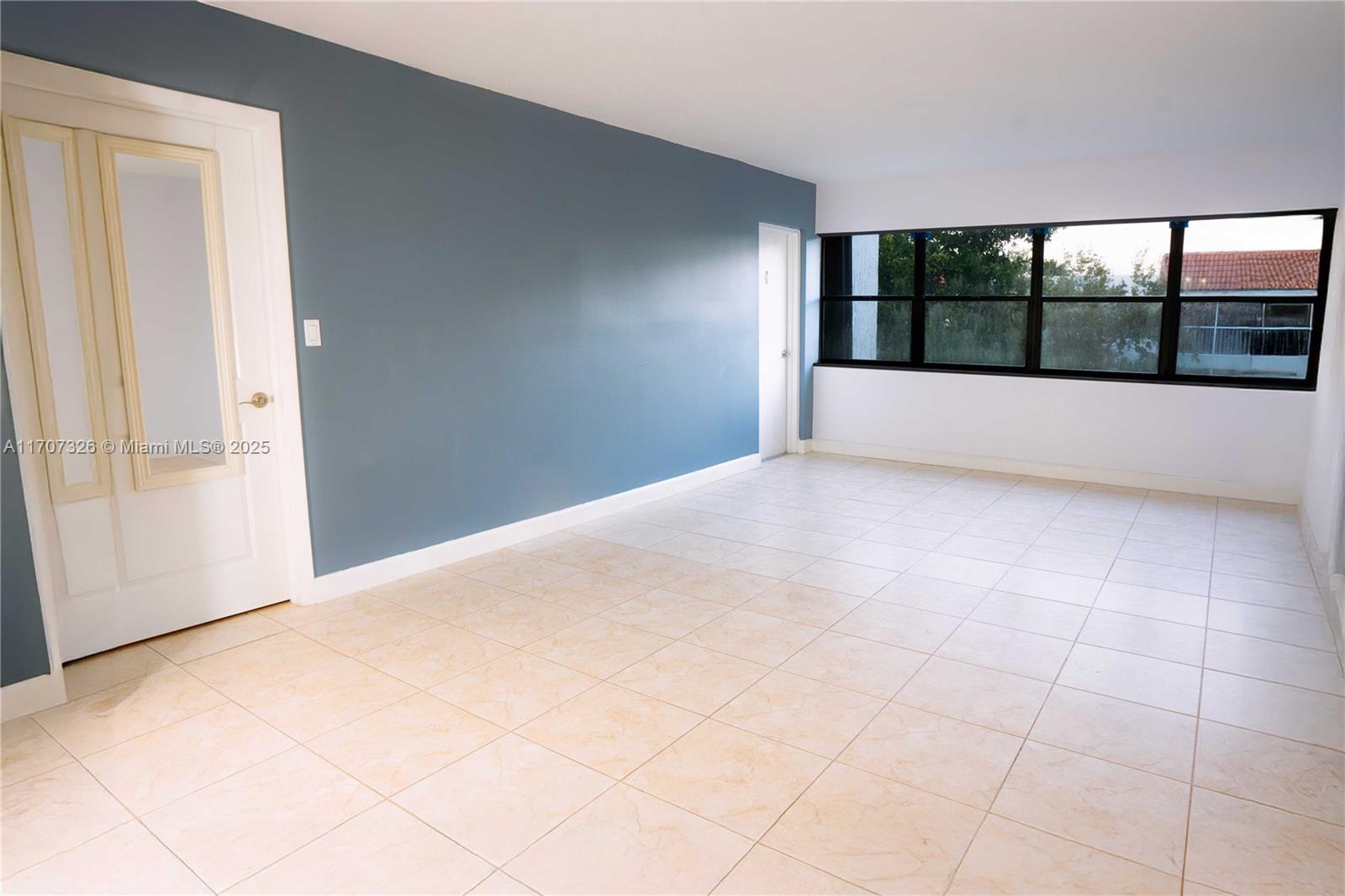 301 Racquet Club Road, Unit 307 Weston, FL 33326 - Photo 4 of 14