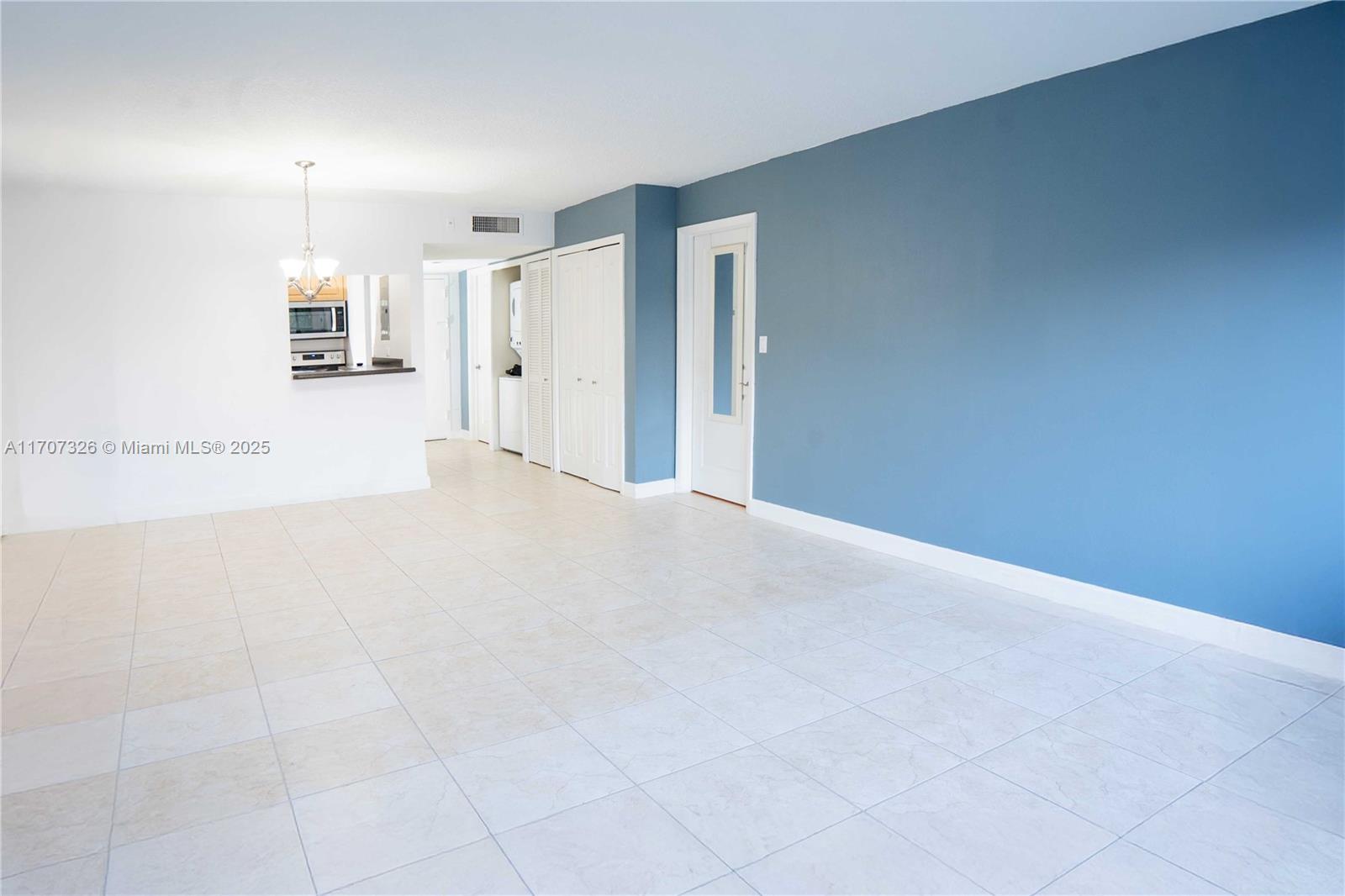 301 Racquet Club Road, Unit 307 Weston, FL 33326 - Photo 5 of 14